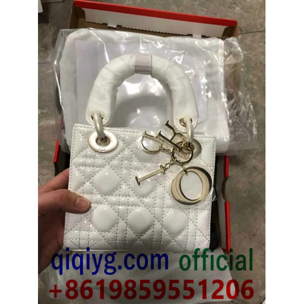 qiqiyg.com Официален Whatsapp:+8619859551206 Топ доставчик на модни дрехи, обувки, чанти, аксесоари на едро Най-добра цена Qiqi-632