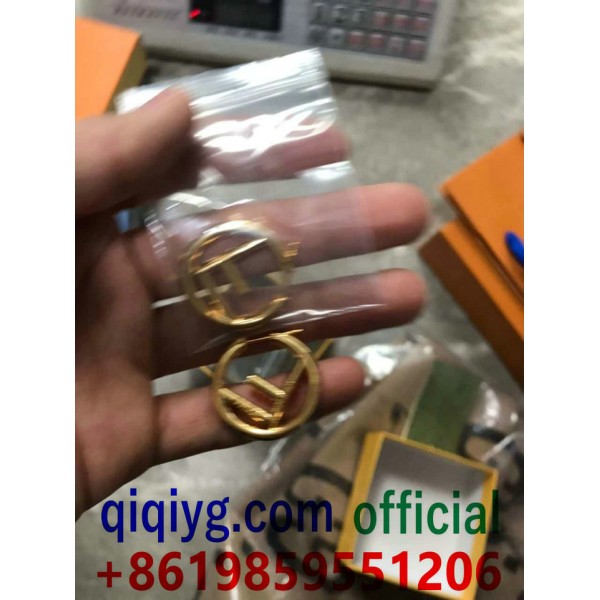 qiqiyg.com Официален Whatsapp:+8619859551206 Топ доставчик на модни дрехи, обувки, чанти, аксесоари на едро Най-добра цена Qiqi-800